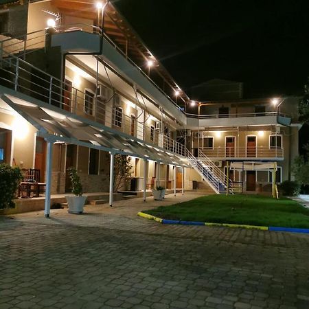 Dolce Italia Hotel Radhimë Buitenkant foto
