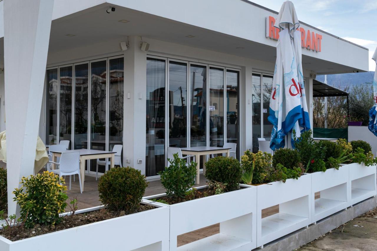 Dolce Italia Hotel Radhimë Buitenkant foto